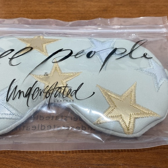 Free People & Understated Leather Starry Eyed Silver Gold Travel Comfy Mask - Picture 2 of 4